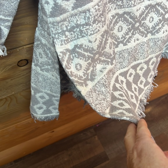 World Market Women Gray Patterned Jacket Open Fringe bottom S/M Pockets Oversize - Picture 7 of 9